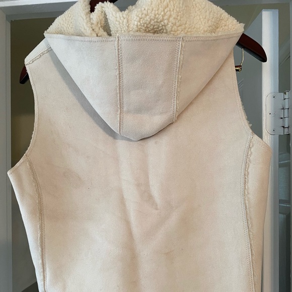 Vest - Picture 2 of 3